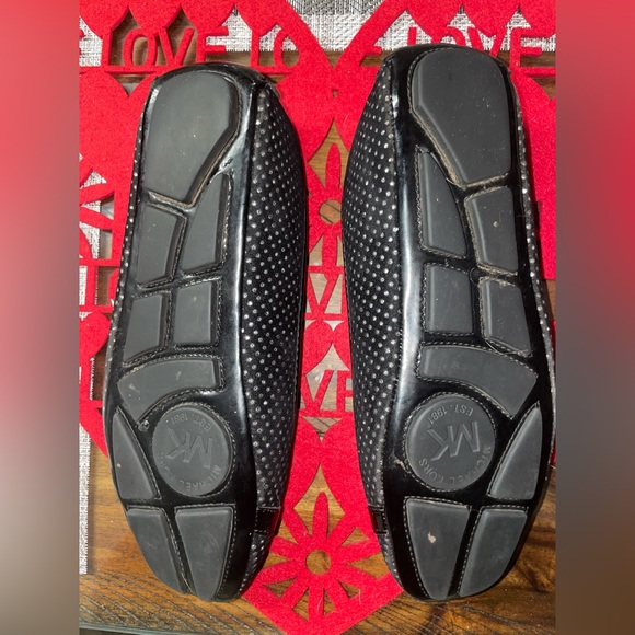 Cute Michael Kors Fulton Flats. Black with silver sparkles. Women’s size 8.5 - Picture 4 of 5